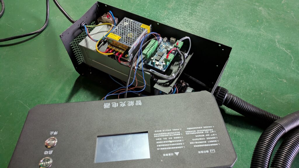 充電器内部の基板